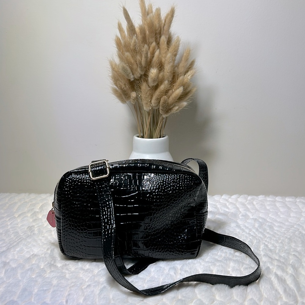 Ipsy  Black Faux Croc Crossbody Makeup Bag Adjustable Strap Casual